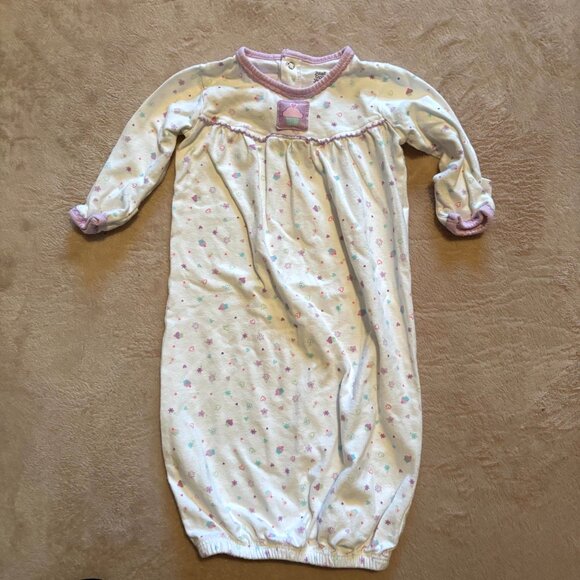 Baby Gown Lot NB–0-3M – Carter’s & Just One Year – Pink & White Floral & Heart P - Picture 8 of 11